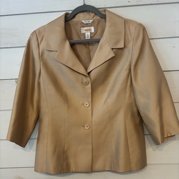 Talbots Petites Pure Silk Tan Blazer in size 10. Great condition! - Picture 1 of 10